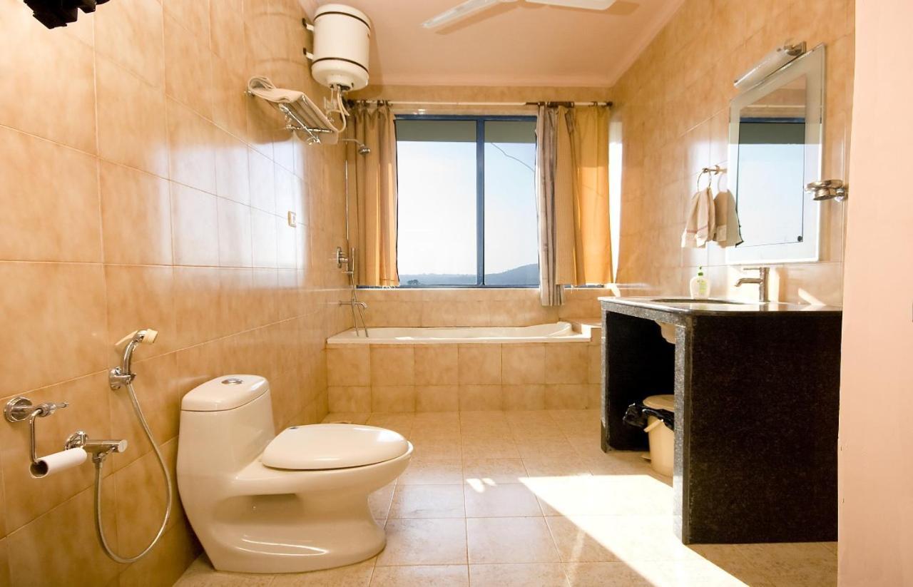 Amazing Hilltop 4 Bhk Villa With Private Pool Near Candolim Eksteriør billede