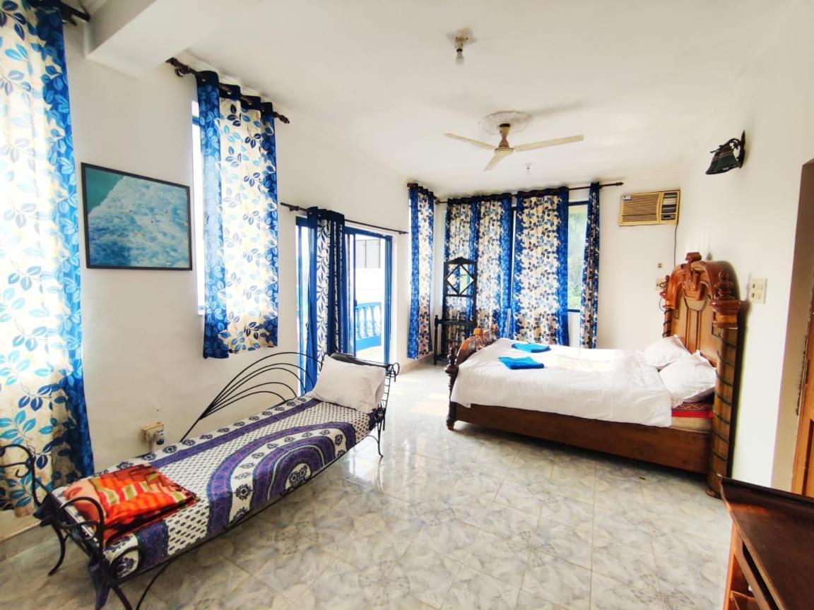 Amazing Hilltop 4 Bhk Villa With Private Pool Near Candolim Eksteriør billede